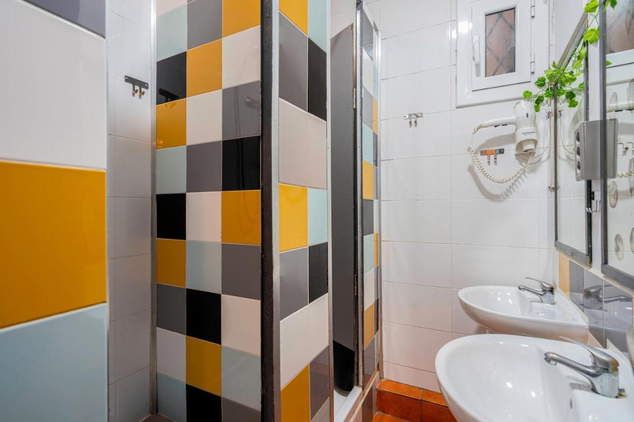 Casa Barcelo Hostel Barcelona Exteriör bild